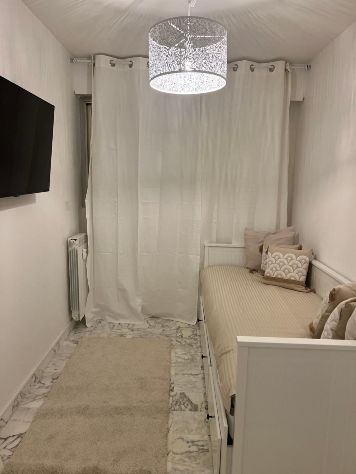 Super A Apartment *
