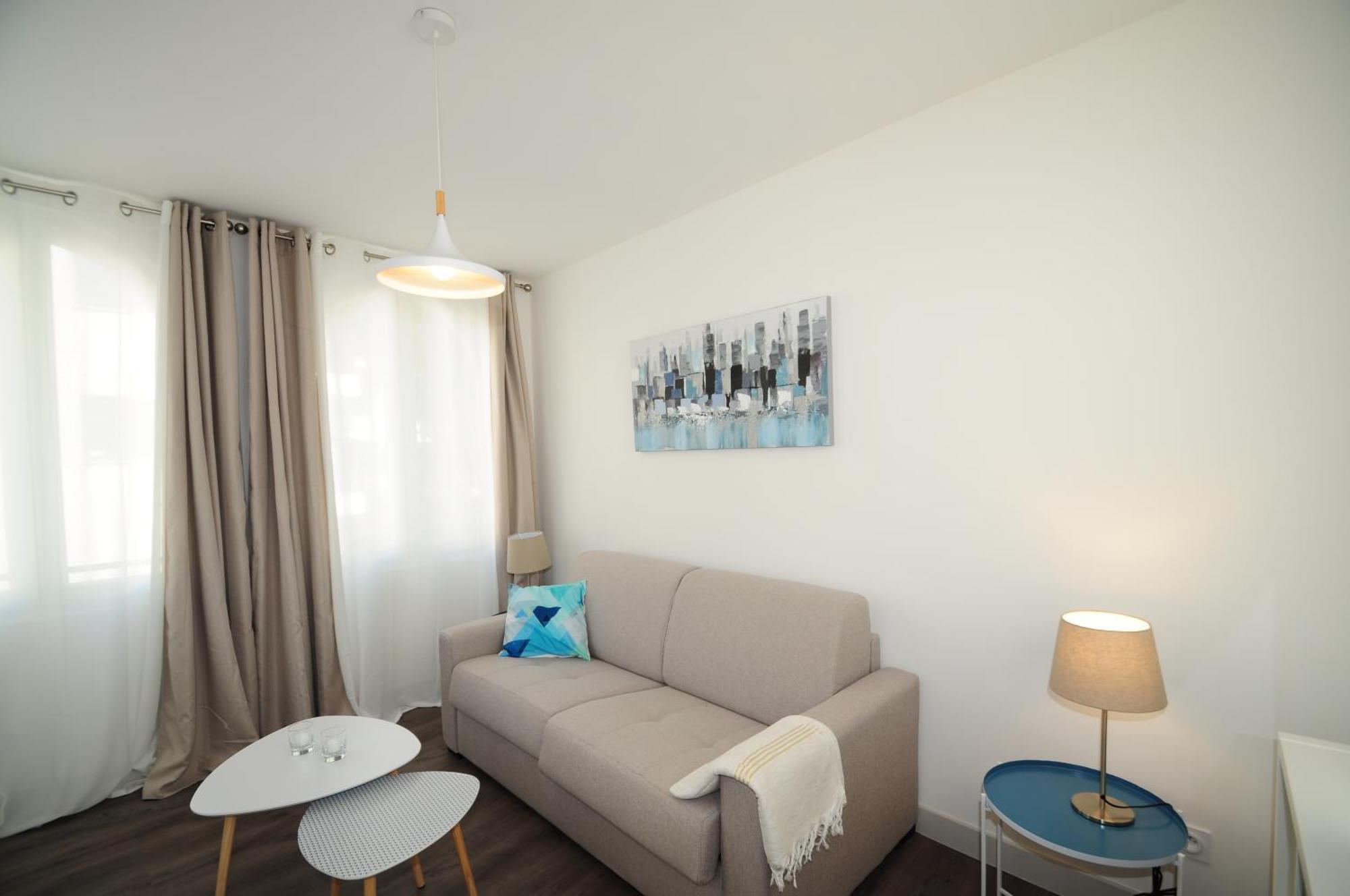 Les Trois Mai Apartment *