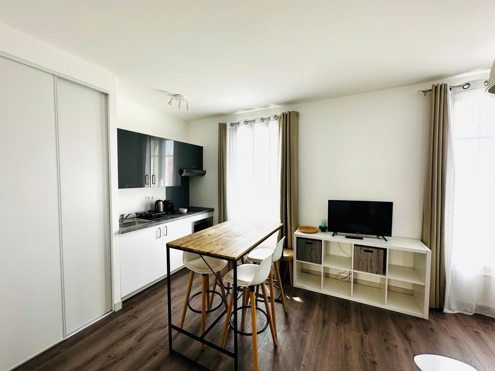 Les Trois Mai Apartment