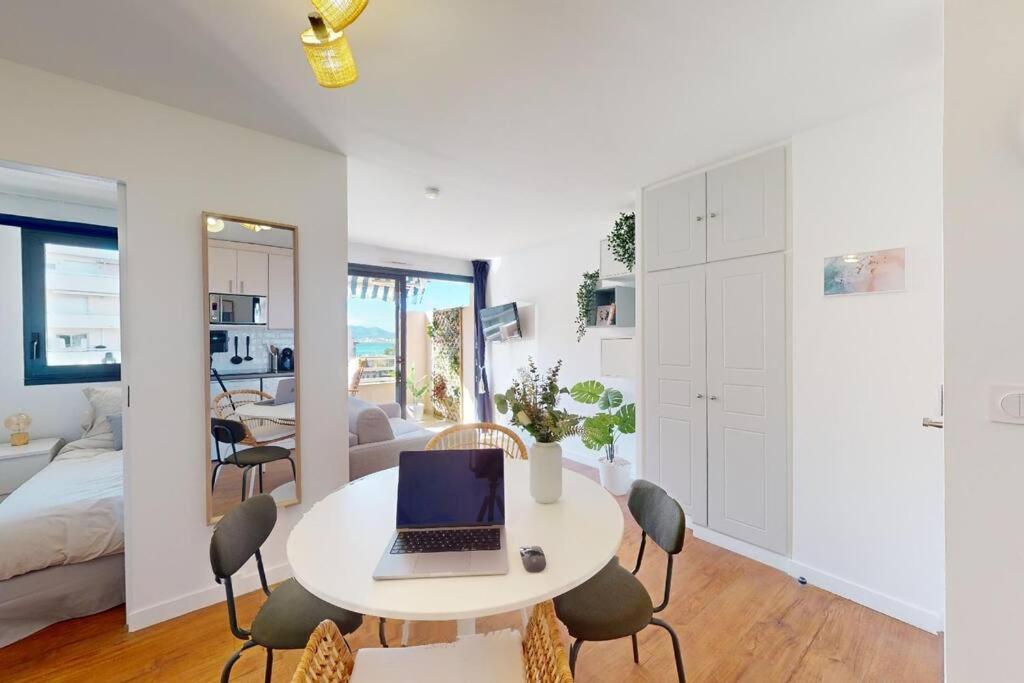 Terrasse Avec Apercu Mer, Piscine, A 200m Apartment