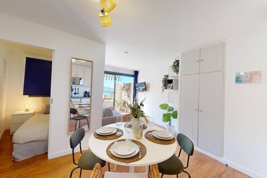 Terrasse Avec Apercu Mer, Piscine, A 200m Apartment Cannes