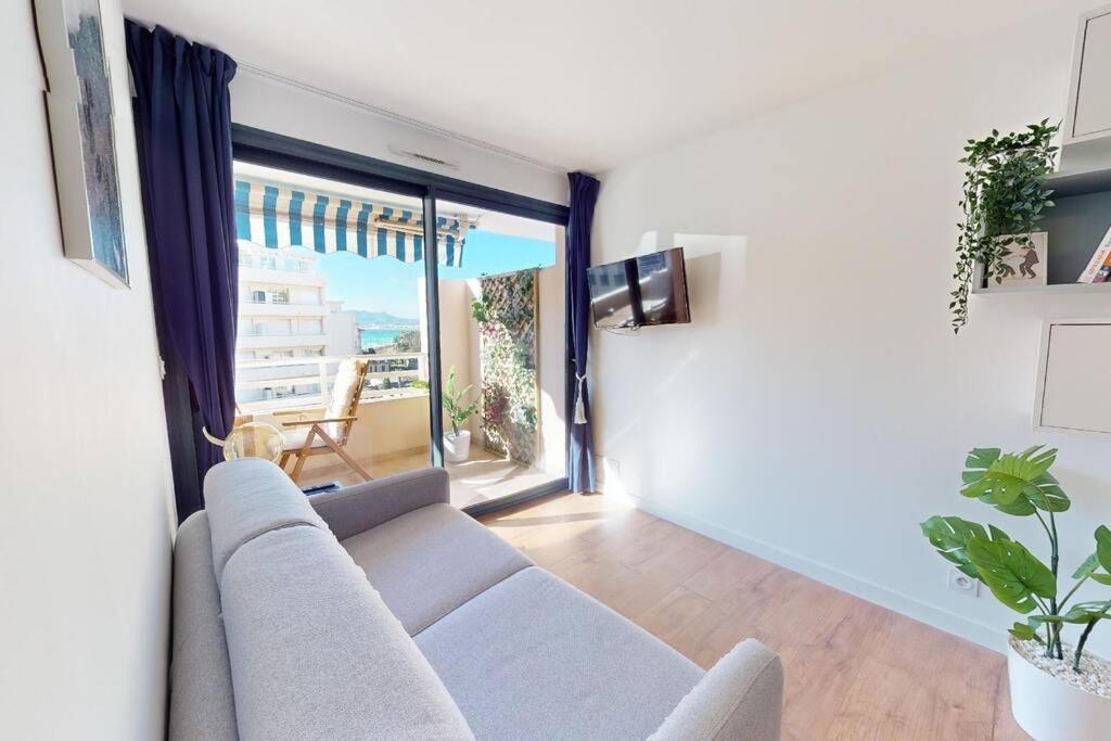Terrasse Avec Apercu Mer, Piscine, A 200m Apartment Cannes