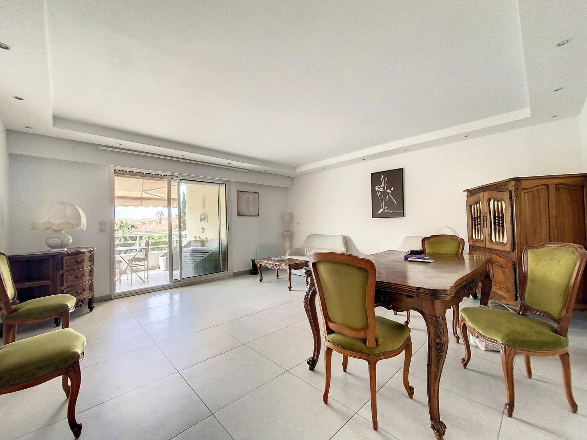 Apartment - 3 Pieces A 15mn Palais *