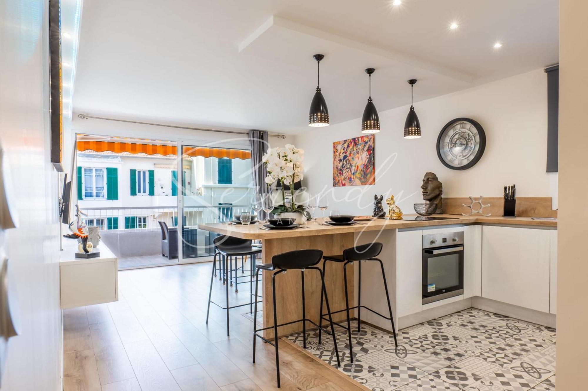 2-room With Terrace Close To The Center Apartment
