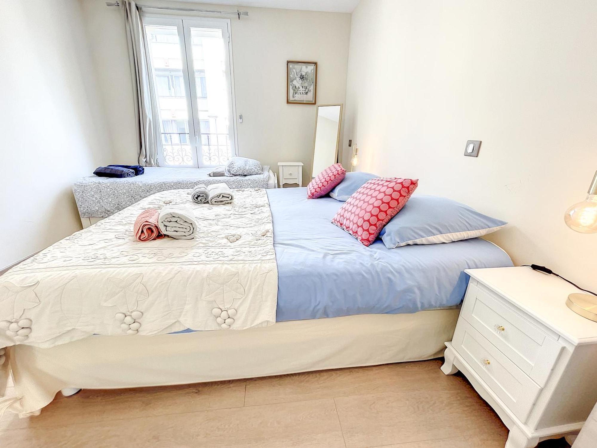 Apartment Mezzanine Balcony: Family Haven Cannes