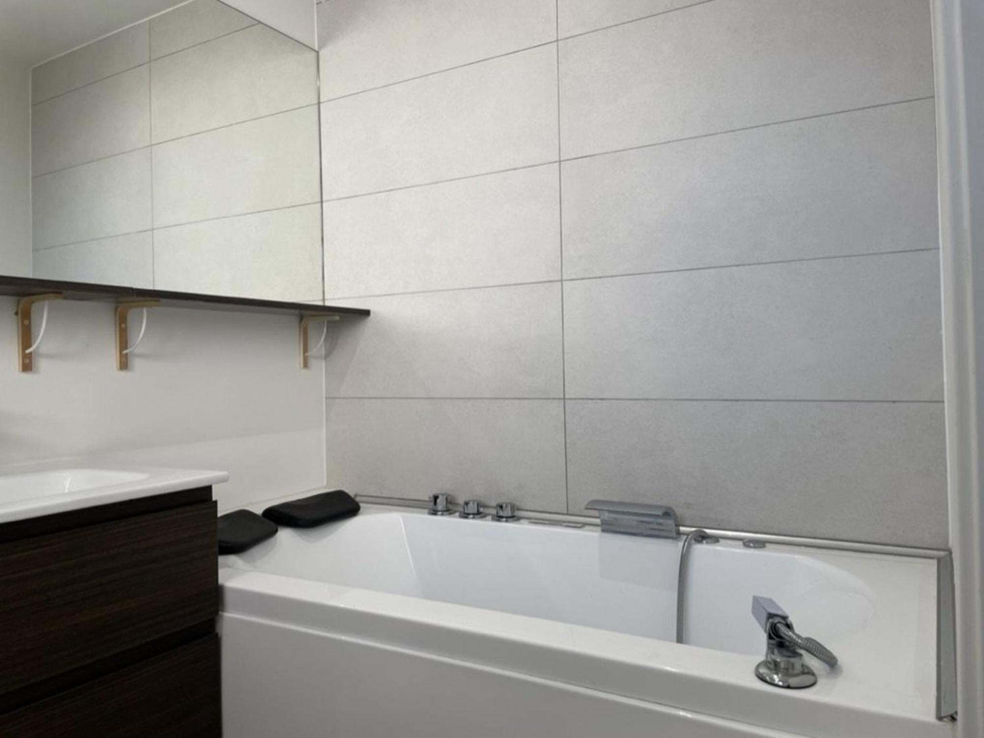 Apartment A La Bocca - Vue Mer, Piscines, Parking, 200m De La - Fr-1-609-74 Cannes