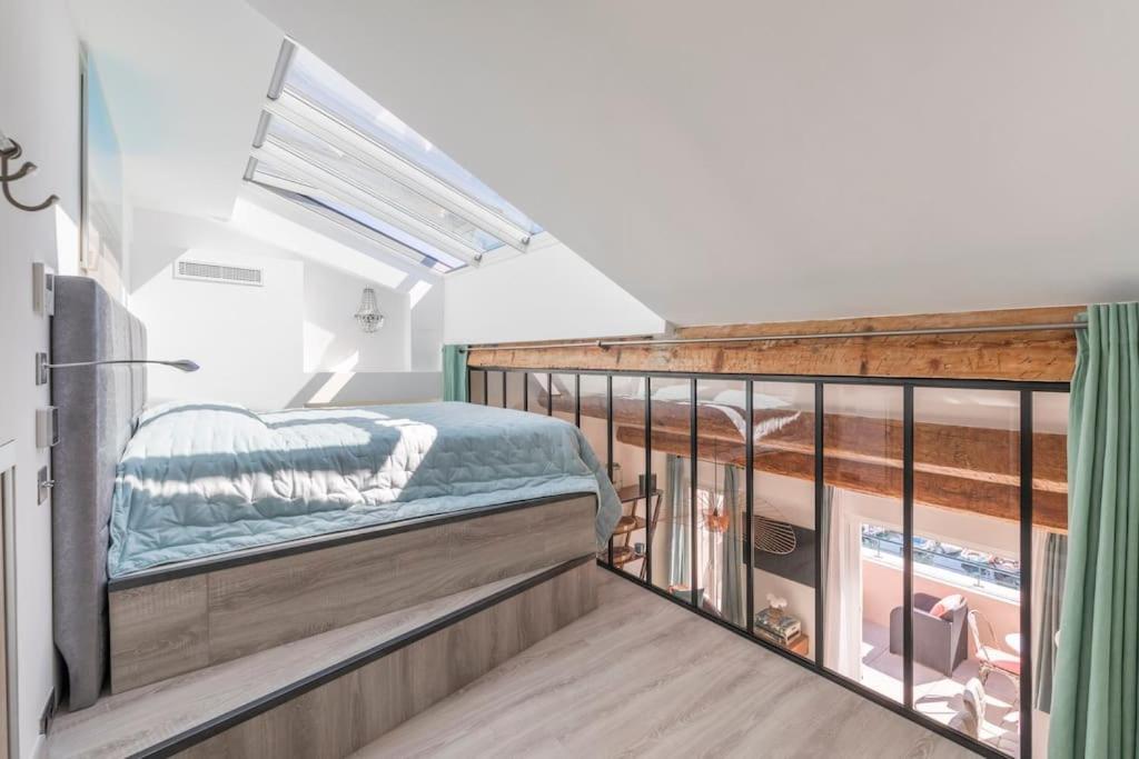 Appartement Facing D Port Of Duplex With A View Cannes