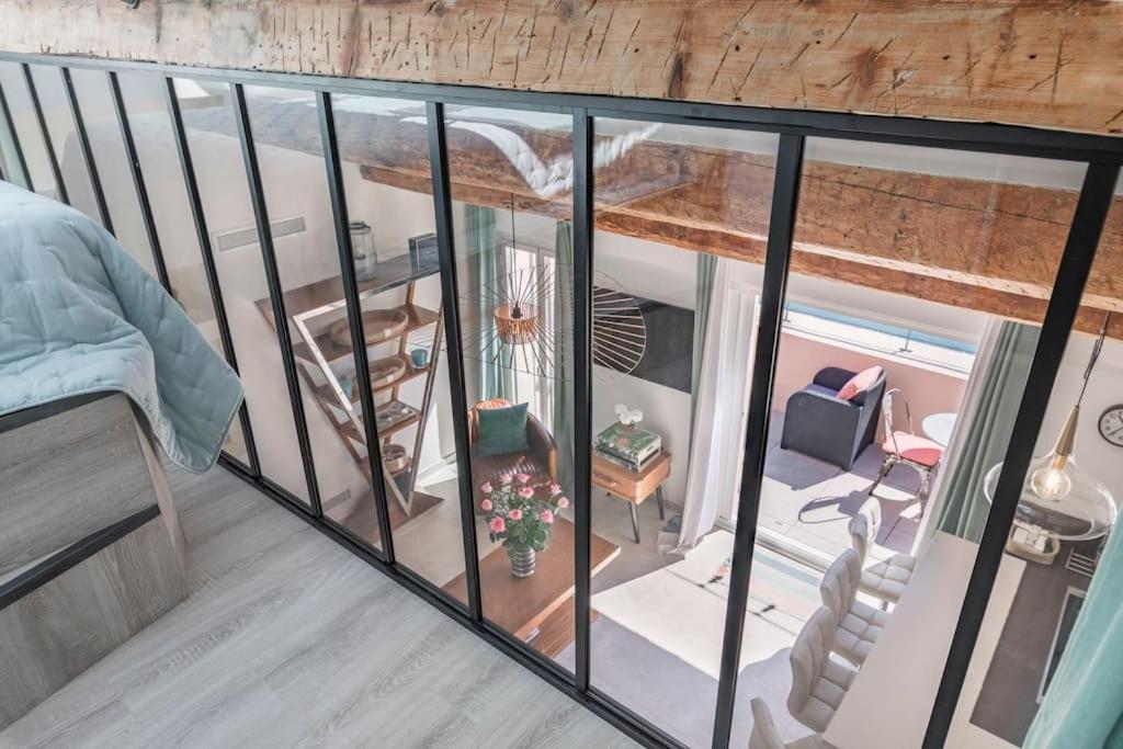 Appartement Facing D Port Of Duplex With A View