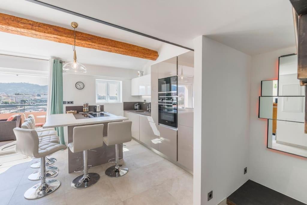 Facing D Port Of Duplex With A View Appartement Cannes
