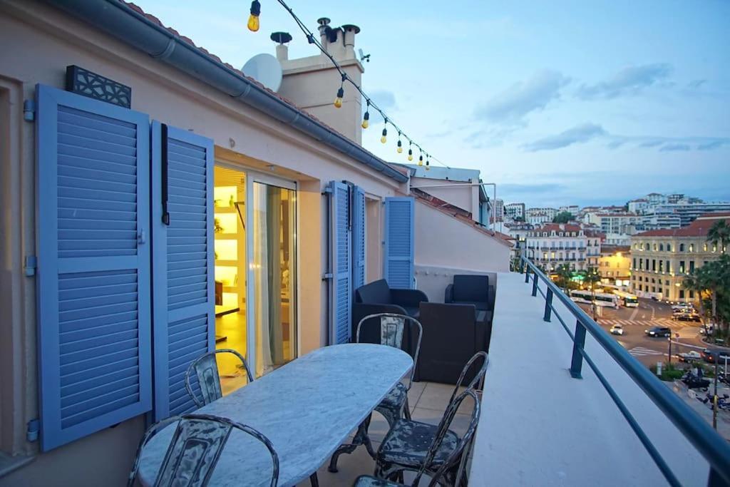 Appartement Facing D Port Of Duplex With A View *