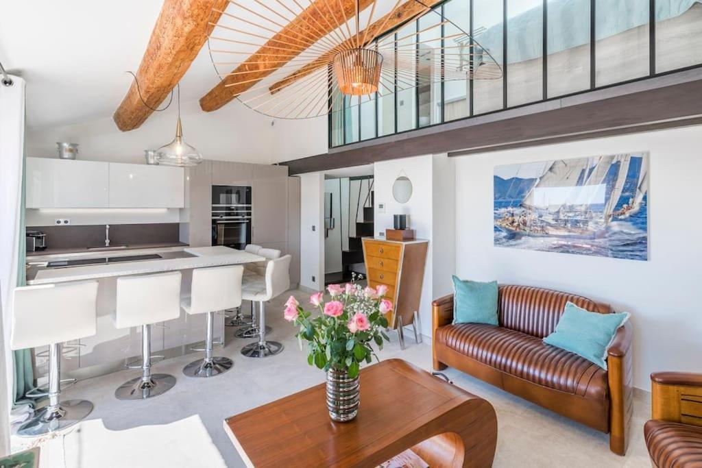 Appartement Facing D Port Of Duplex With A View Cannes