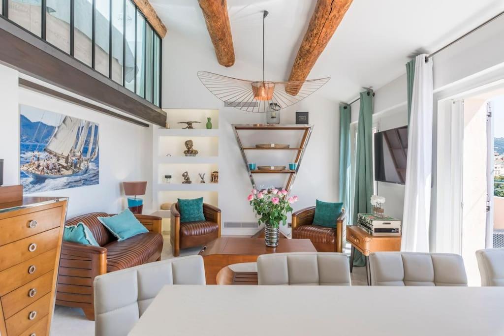 Appartement Facing D Port Of Duplex With A View