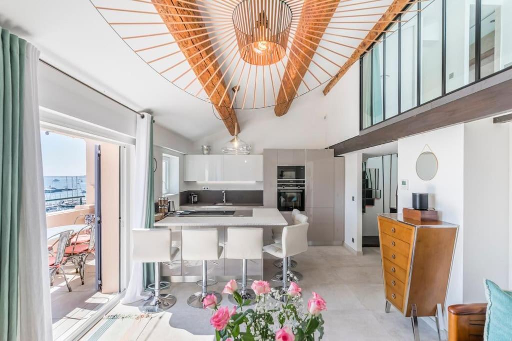 Facing D Port Of Duplex With A View Cannes