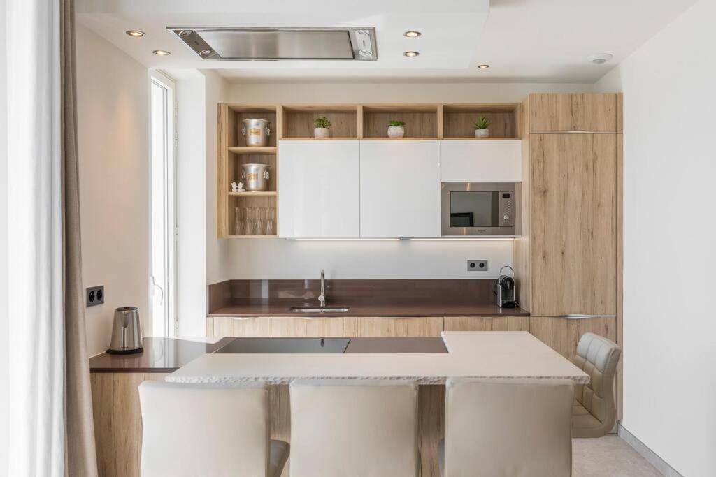Apartment Wow View! 2br Facing Old Port 4th Floor Olam Cannes