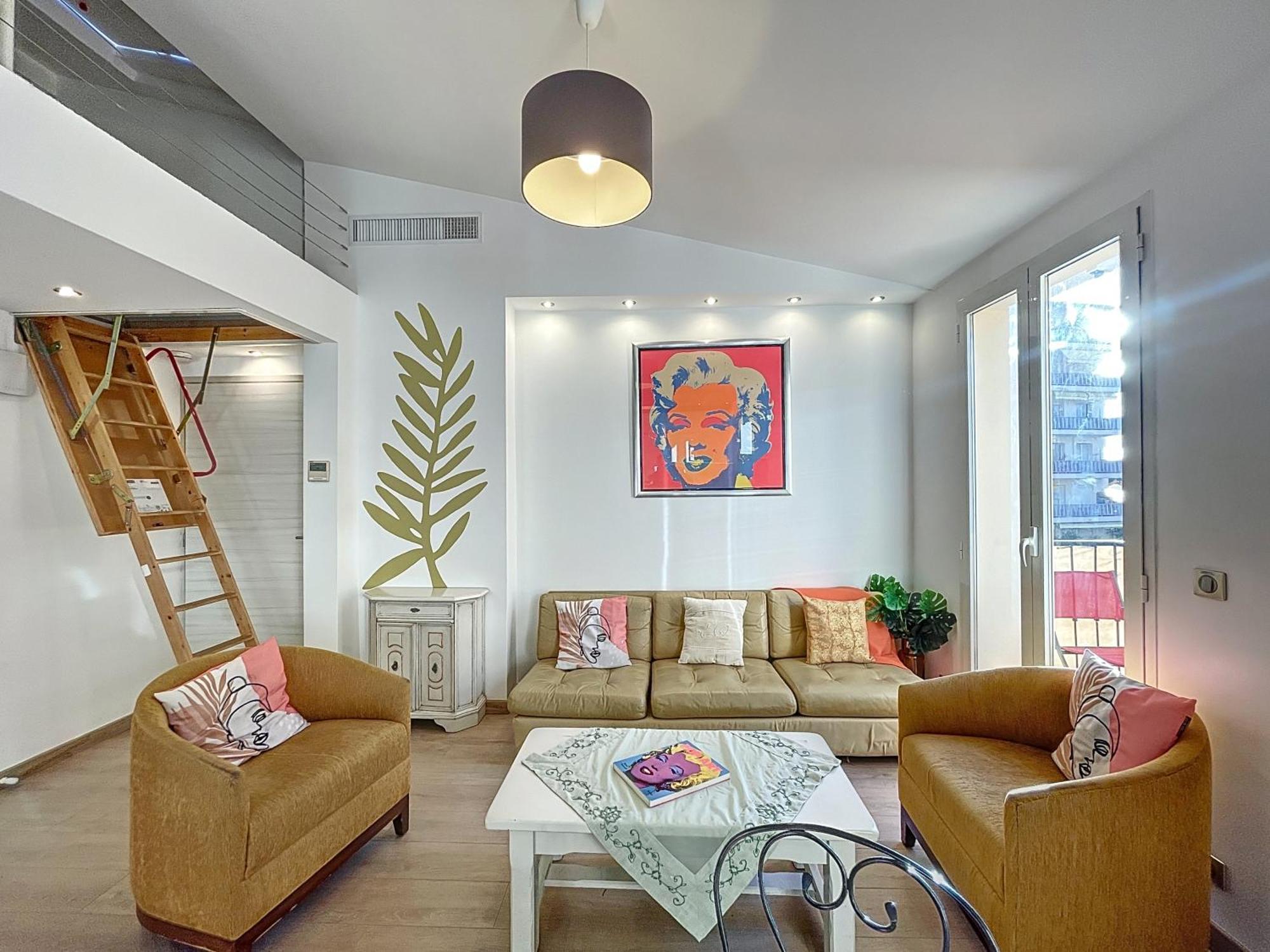 Mezzanine Balcony: Family Haven