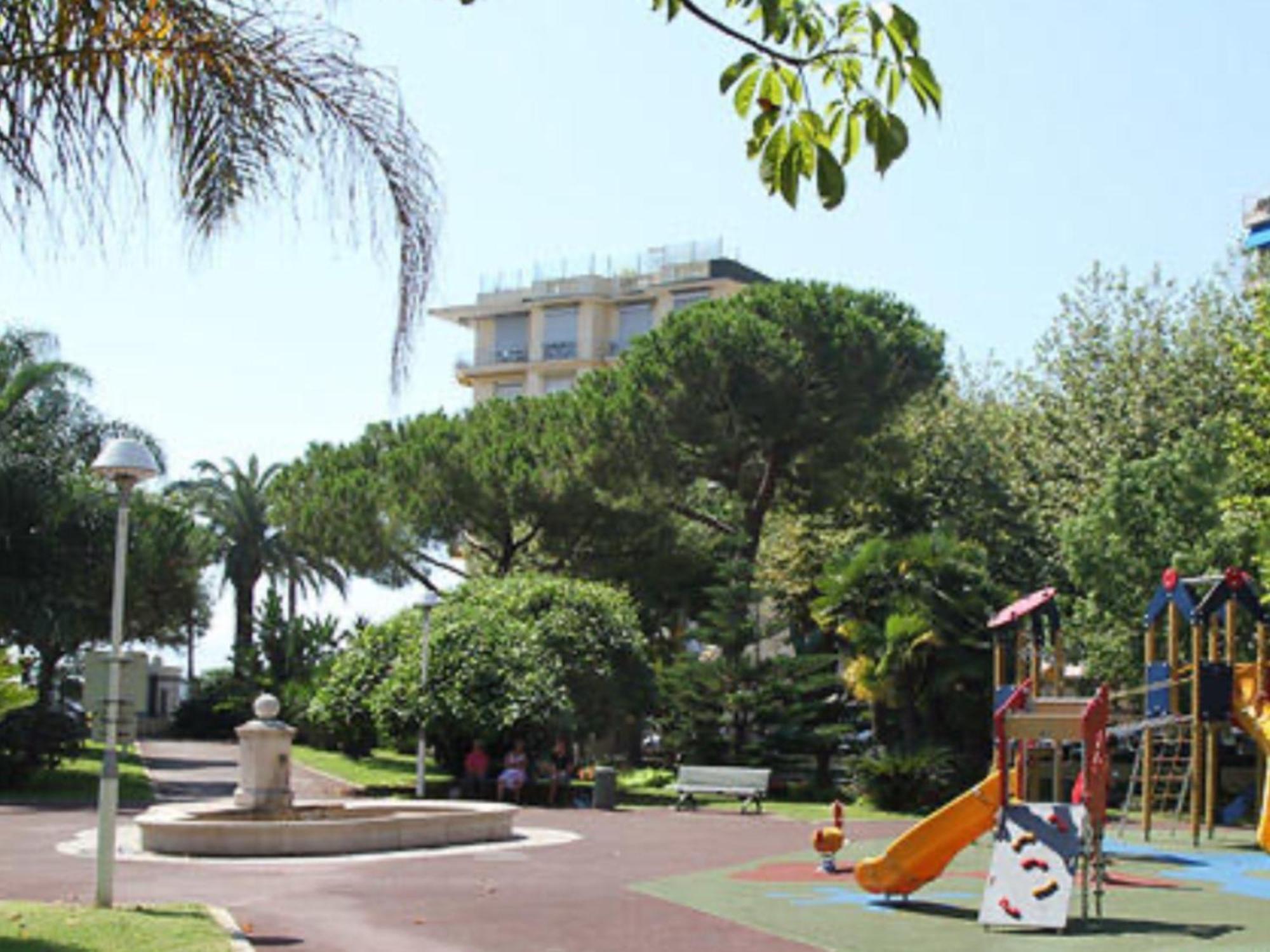 2p Avec Piscine A 150 M Proche Palais Apartment
