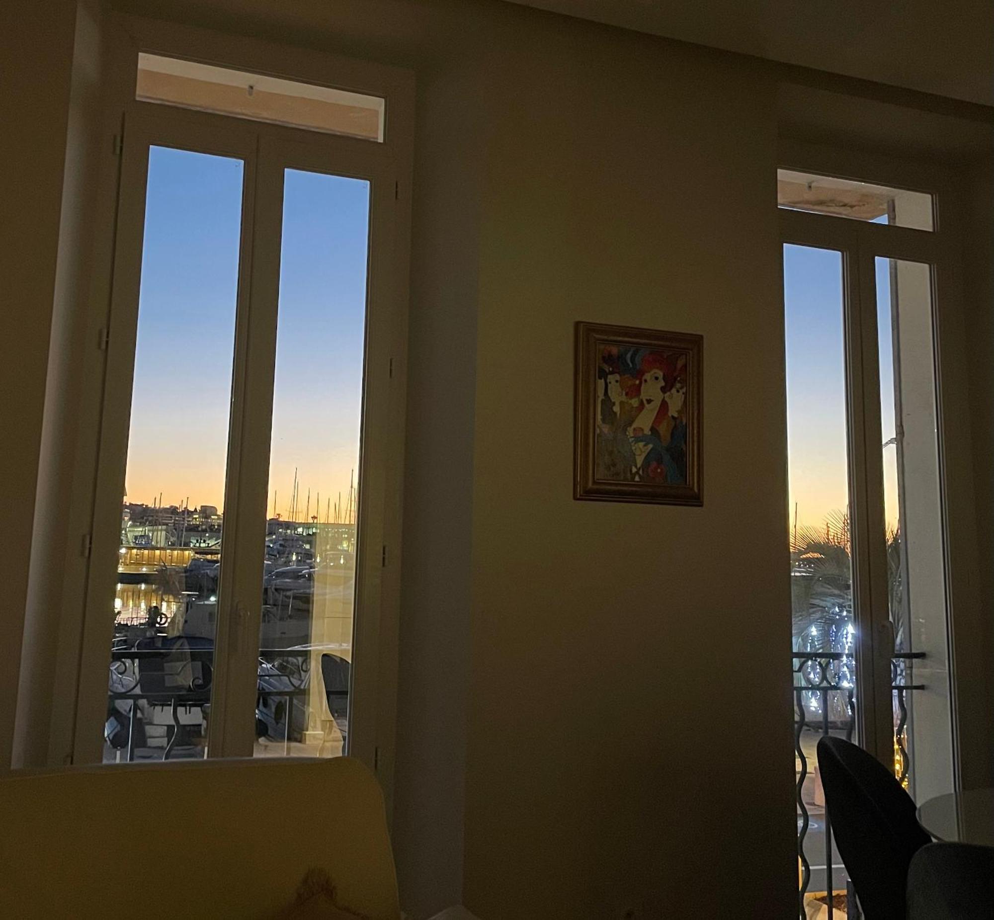 Apartment Old Port, Seafront & Seaview Wifi & Ac