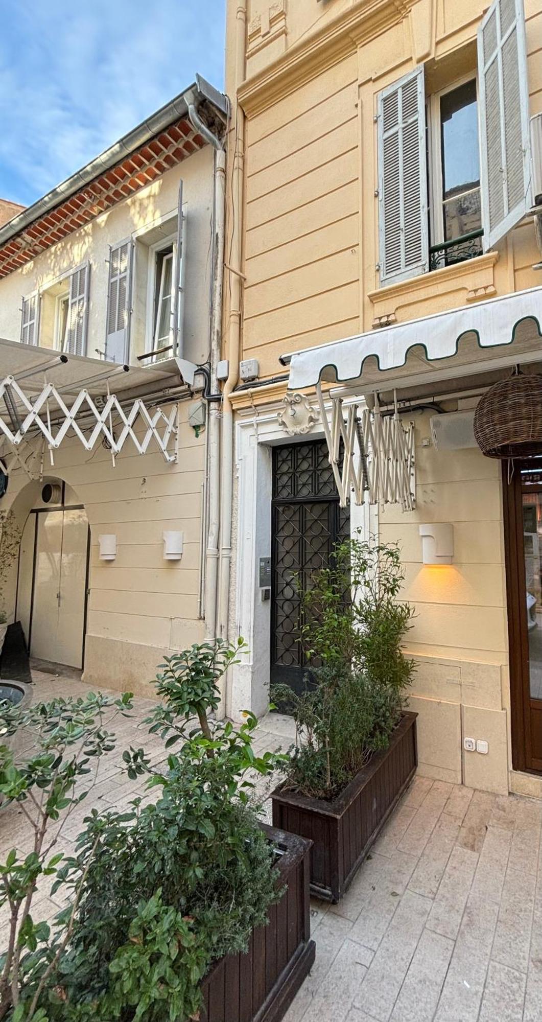 Viva Riviera 5 Rue Florian *
