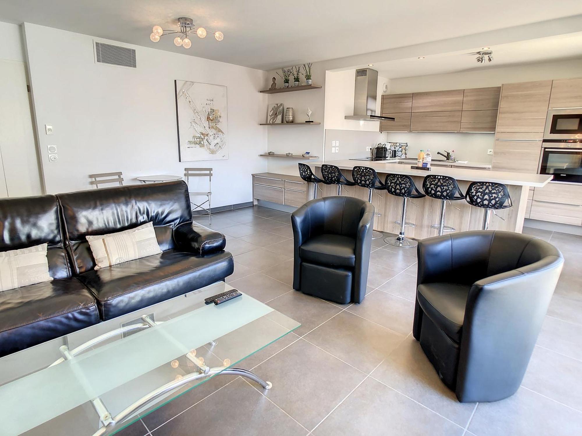 Apartment 3 Bedrooms, 3 Bathrooms Lecerf 411 Cannes