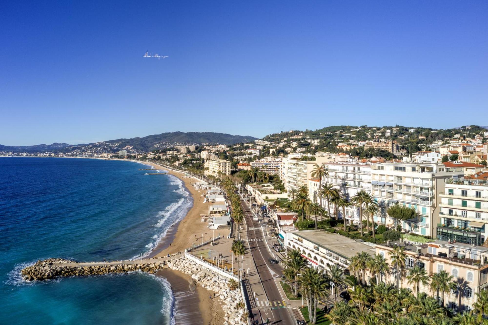 Cocoon In Sea View. Cannes
