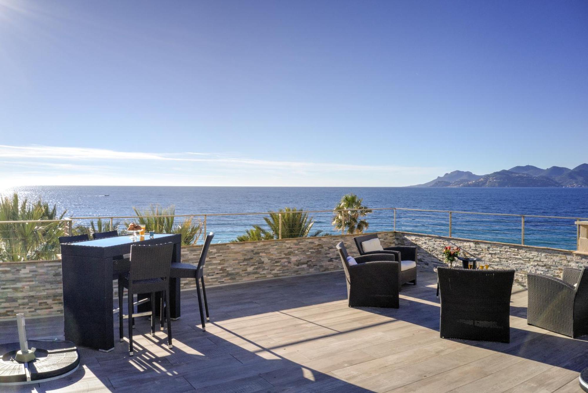 Cocoon In Sea View. Apartment