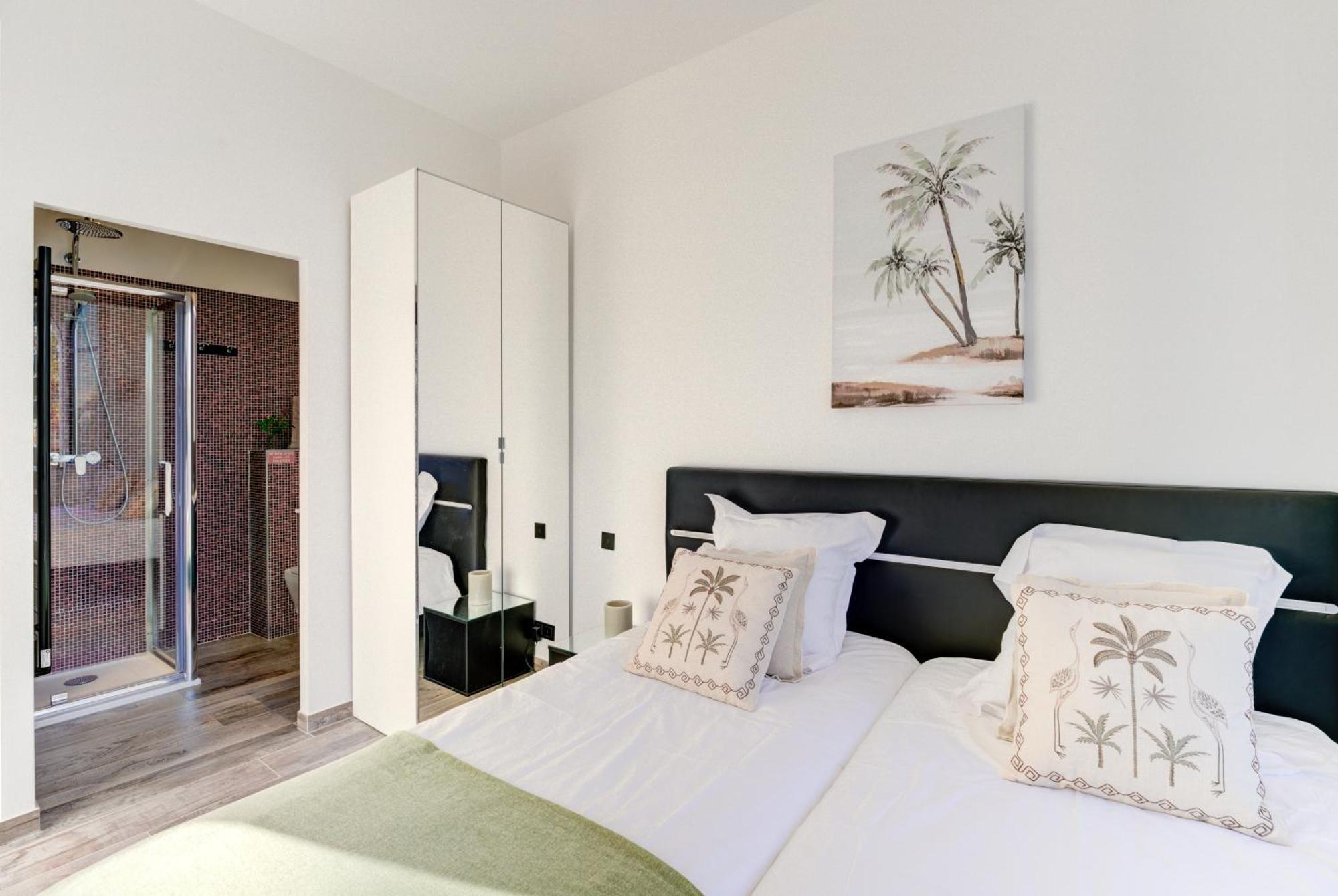 Cocoon In Sea View.