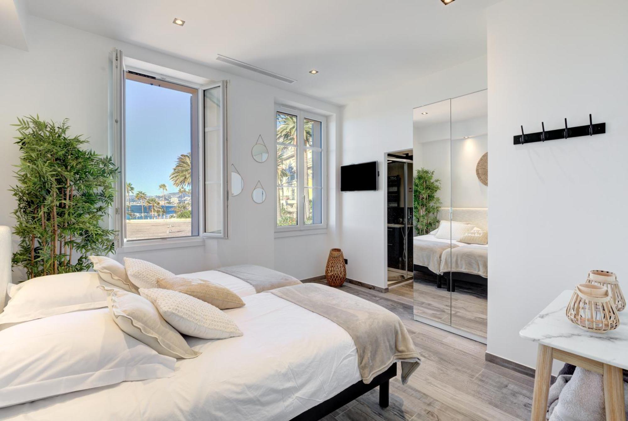 Cocoon In Sea View.