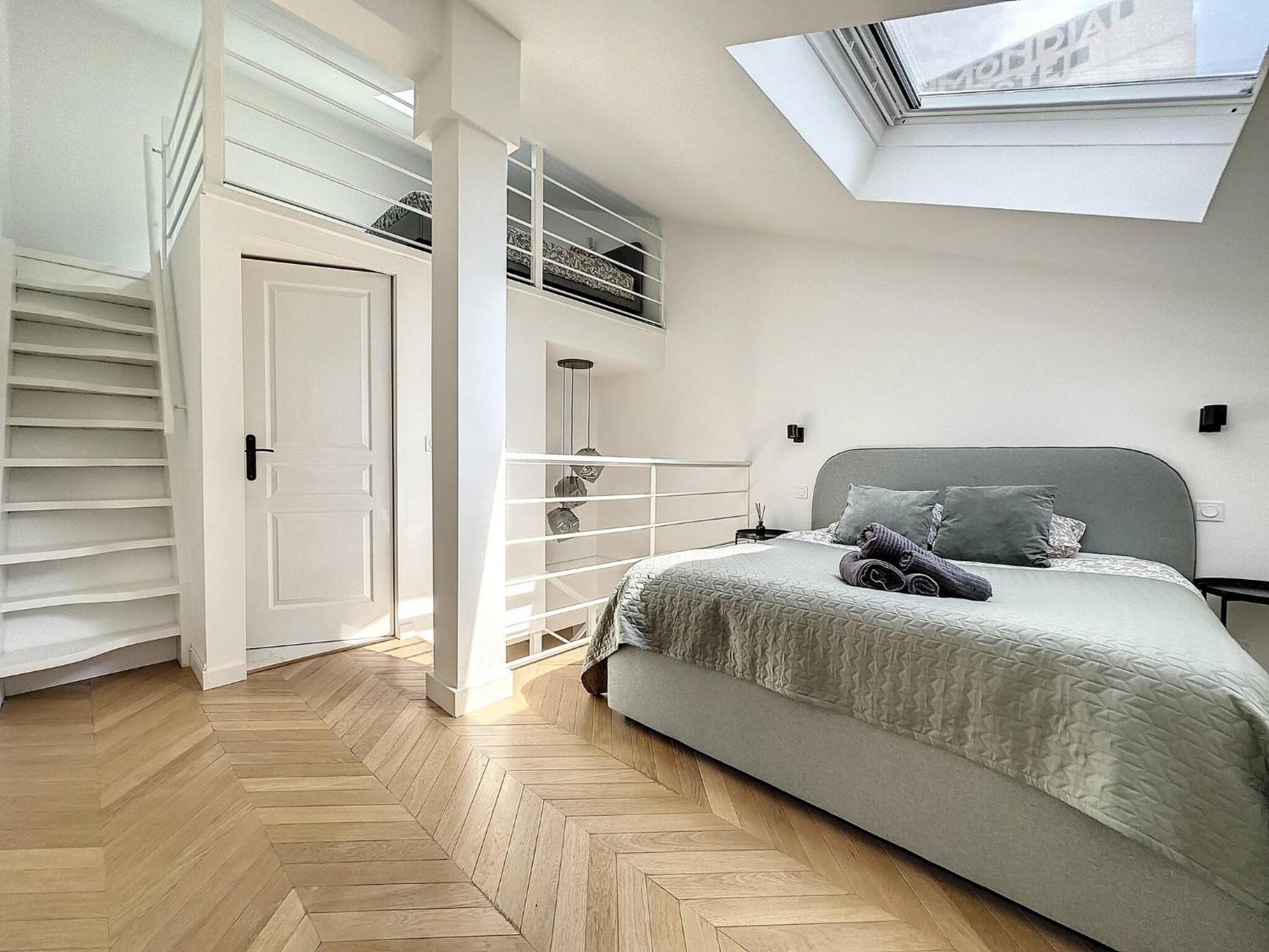 : Duplex A 5 Minutes A Pied Du Palais Des Festivals *