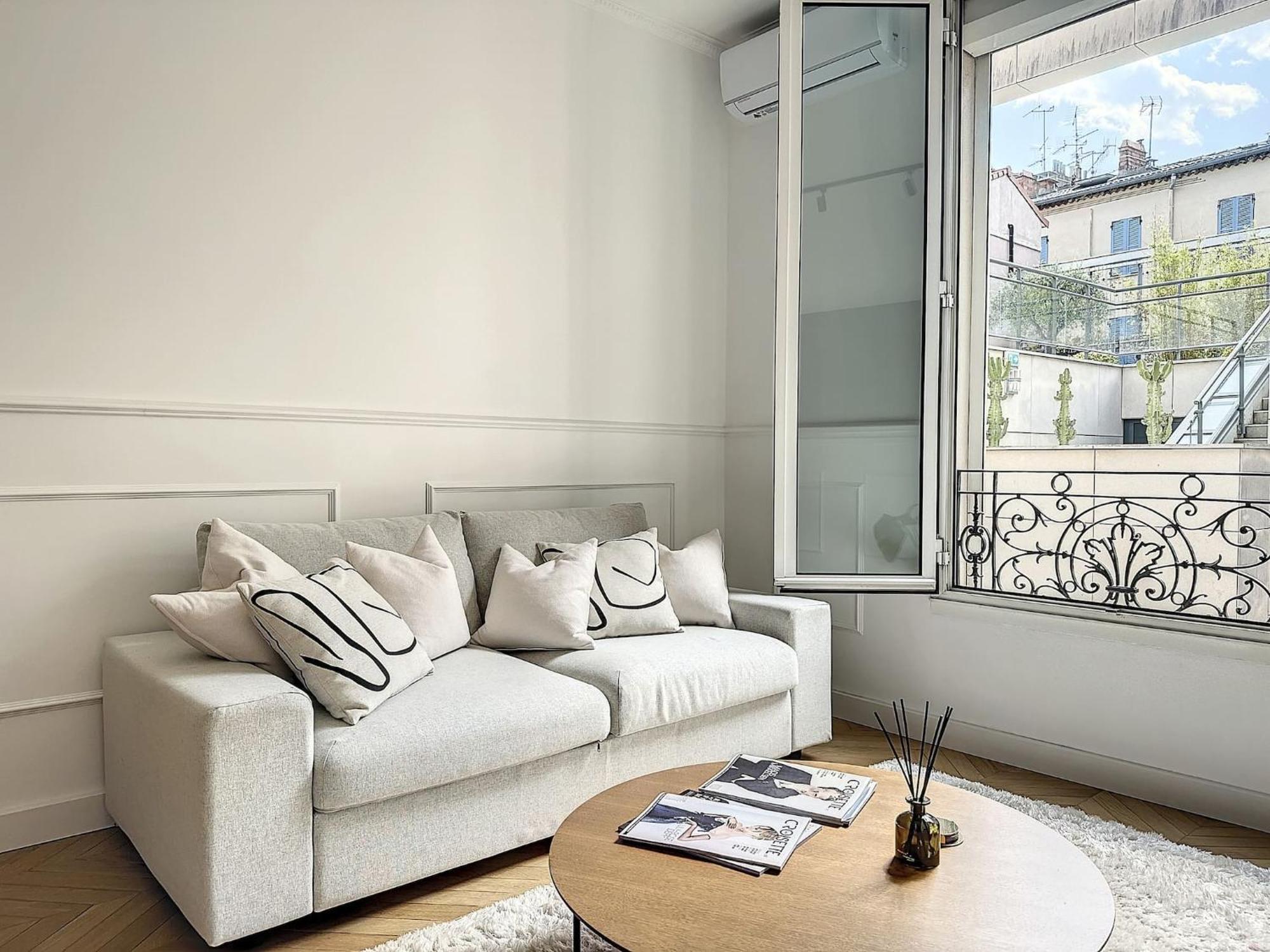 : Duplex A 5 Minutes A Pied Du Palais Des Festivals * Cannes
