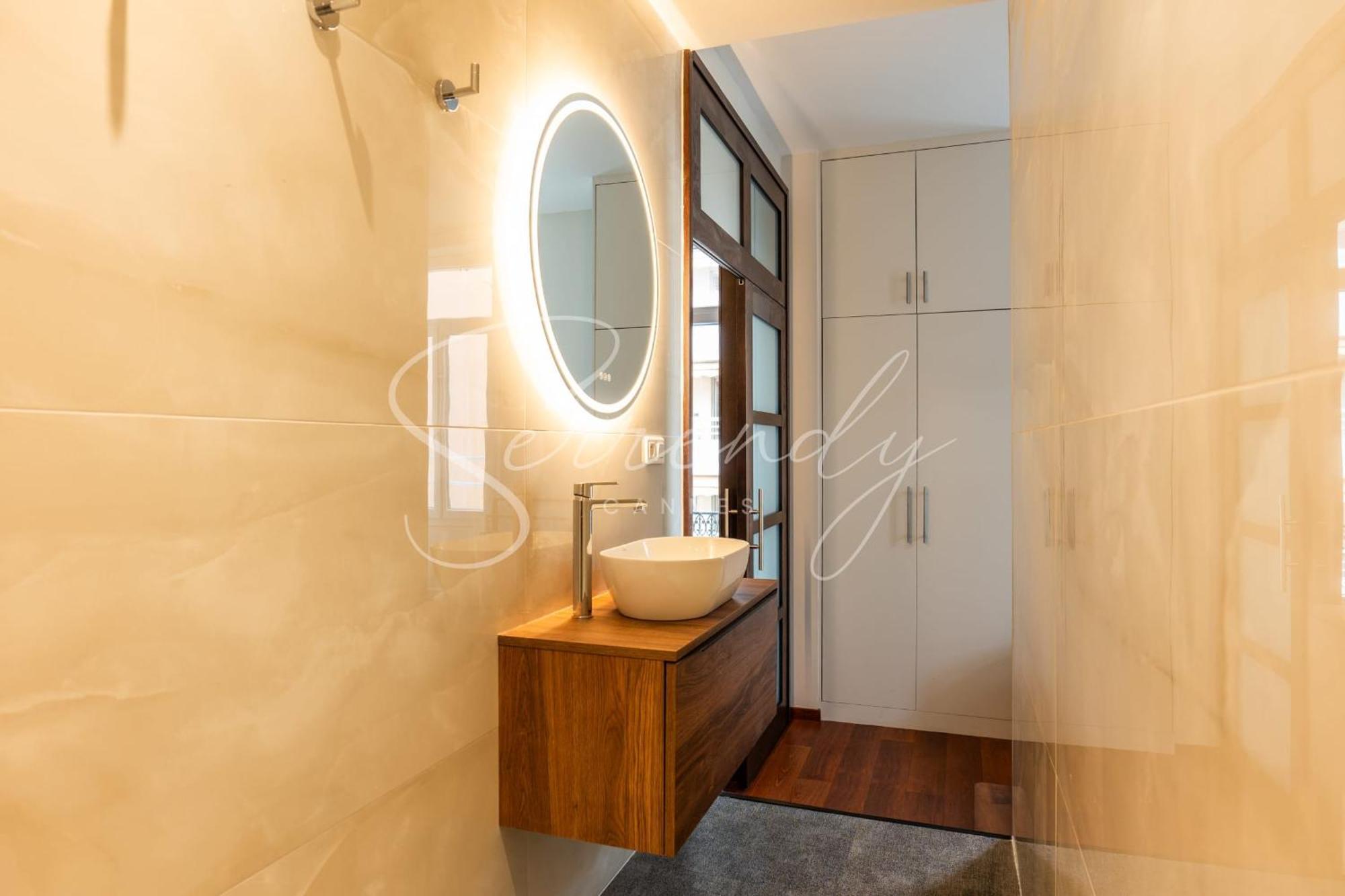 Apartment Stylish 1-bedroom Near Beaches & Croisette