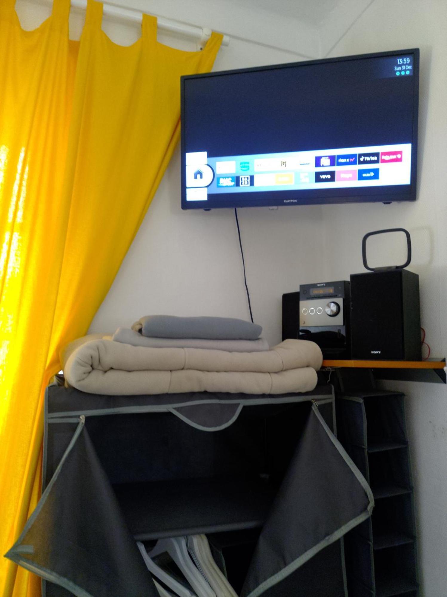 'petite-maison' A Droite Vieux Port Palais - 3 Ou 4 Ch - 4 Tv - 3 Sdd - 2 Wc Indpdts - Fibre - Pkgs