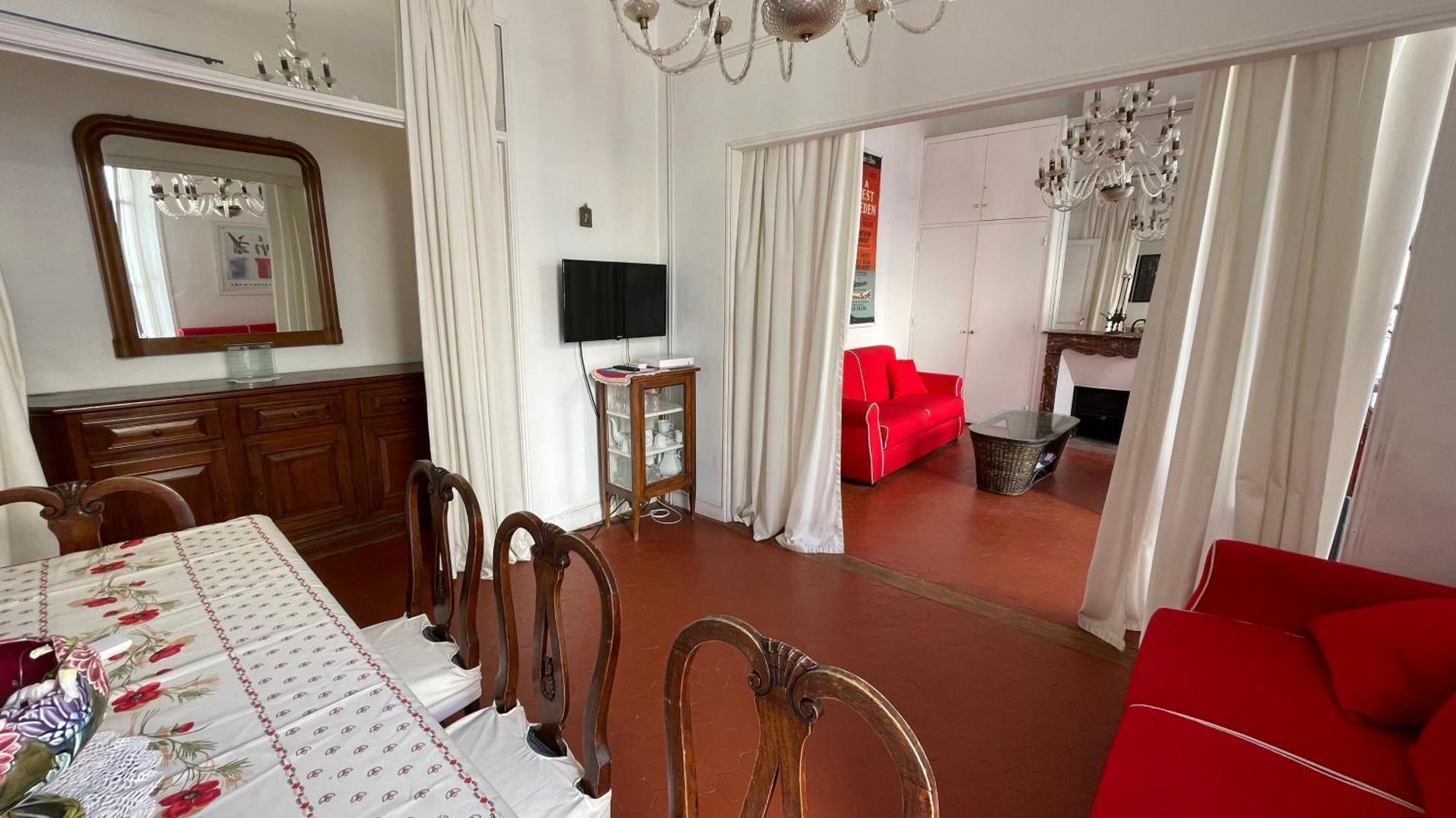 Large 2-room - Wifi, Air Conditioning Apartment