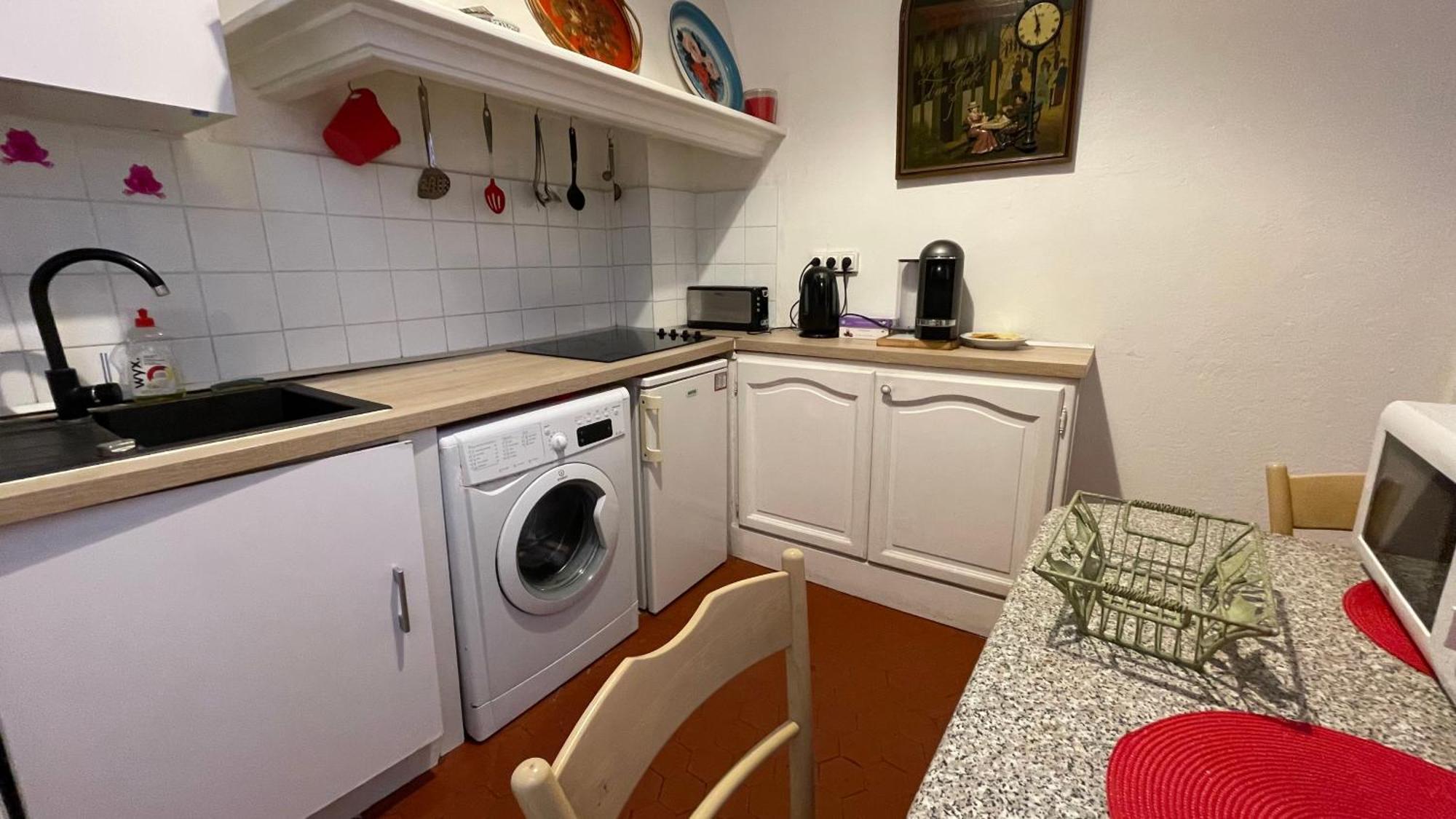 Large 2-room - Wifi, Air Conditioning