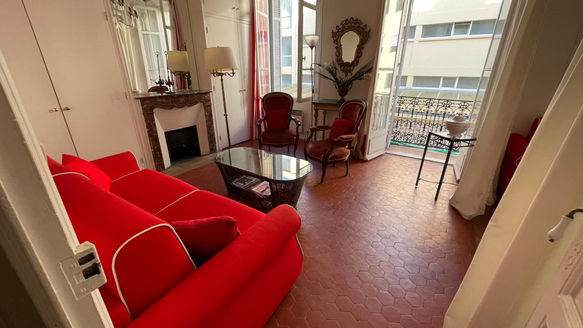 Large 2-room - Wifi, Air Conditioning Apartment