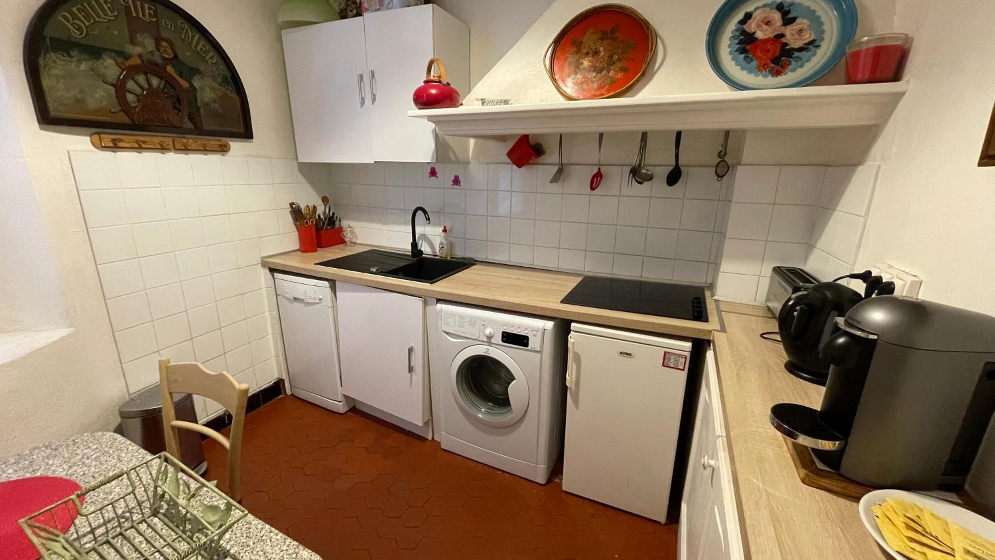 Large 2-room - Wifi, Air Conditioning