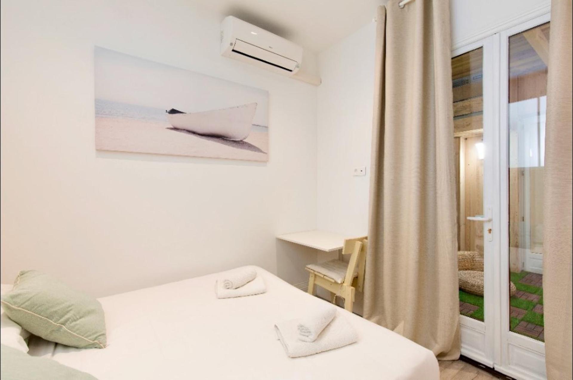 Hut * Oasis With Private Patio 10 Min To Palais & Beaches * Pet Friendly *