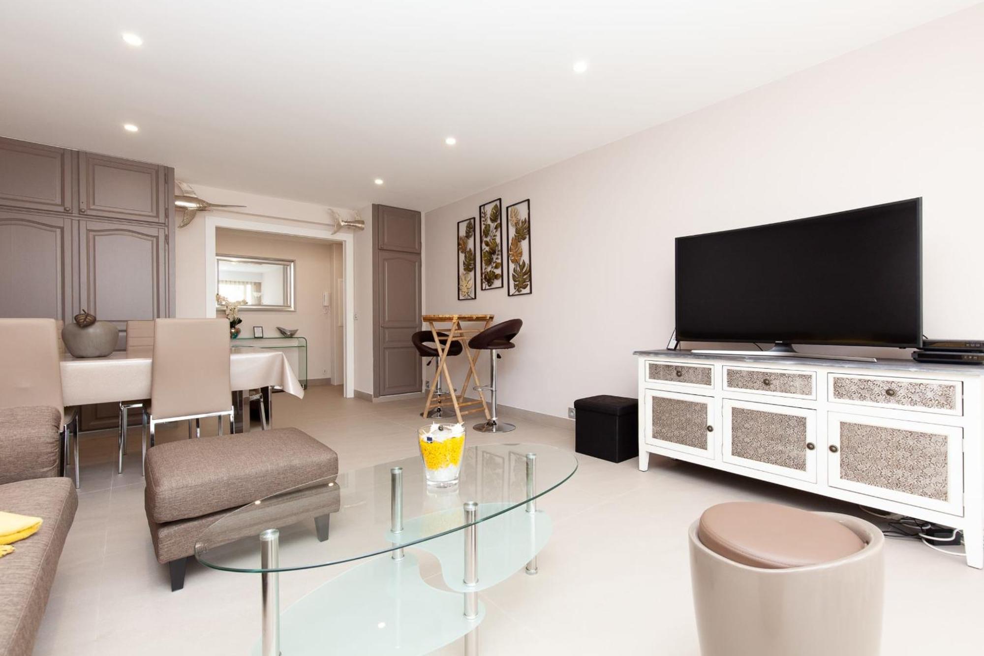 2-br 2 Minutes From The Parking *