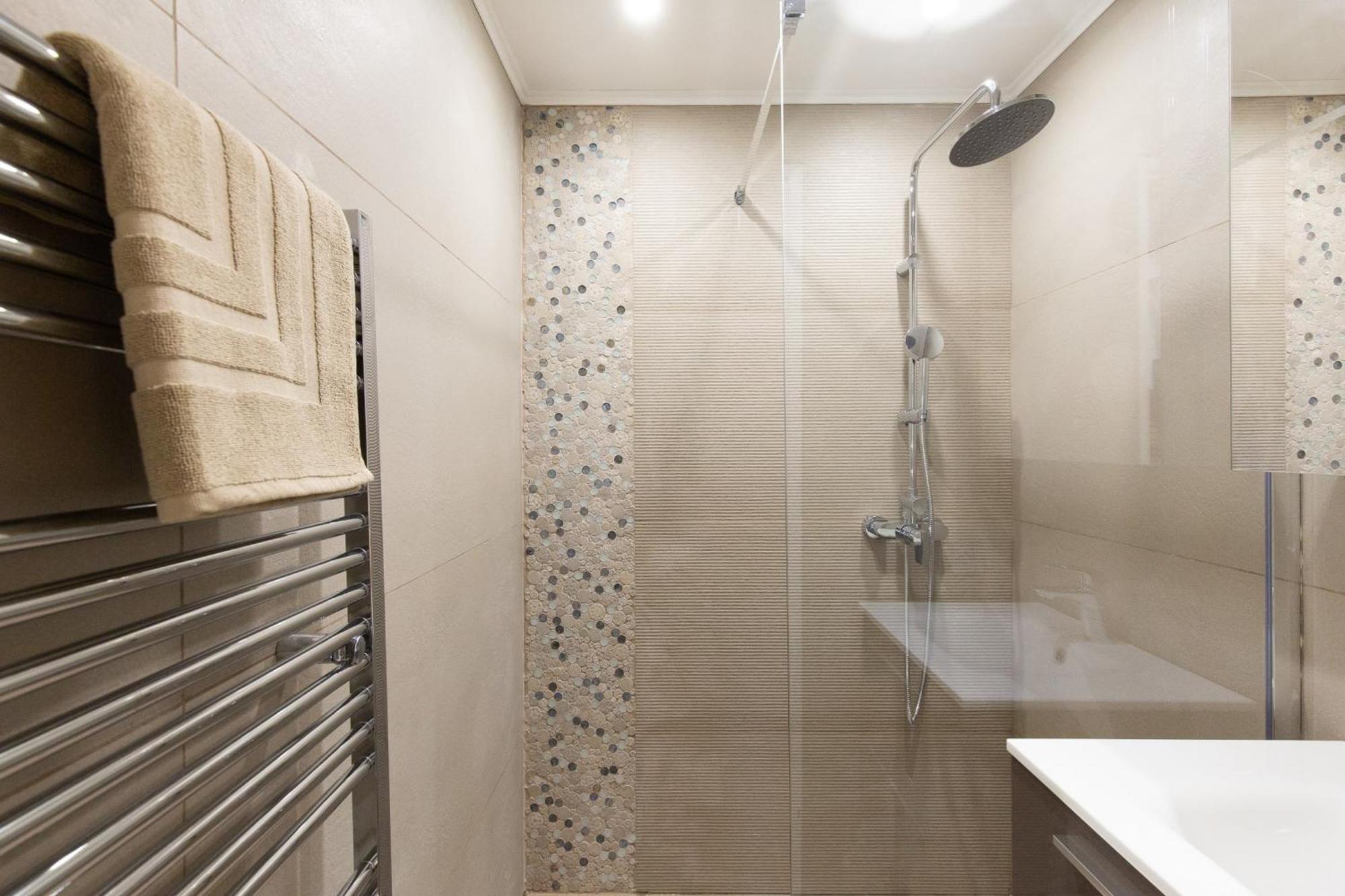 2-br 2 Minutes From The Parking *