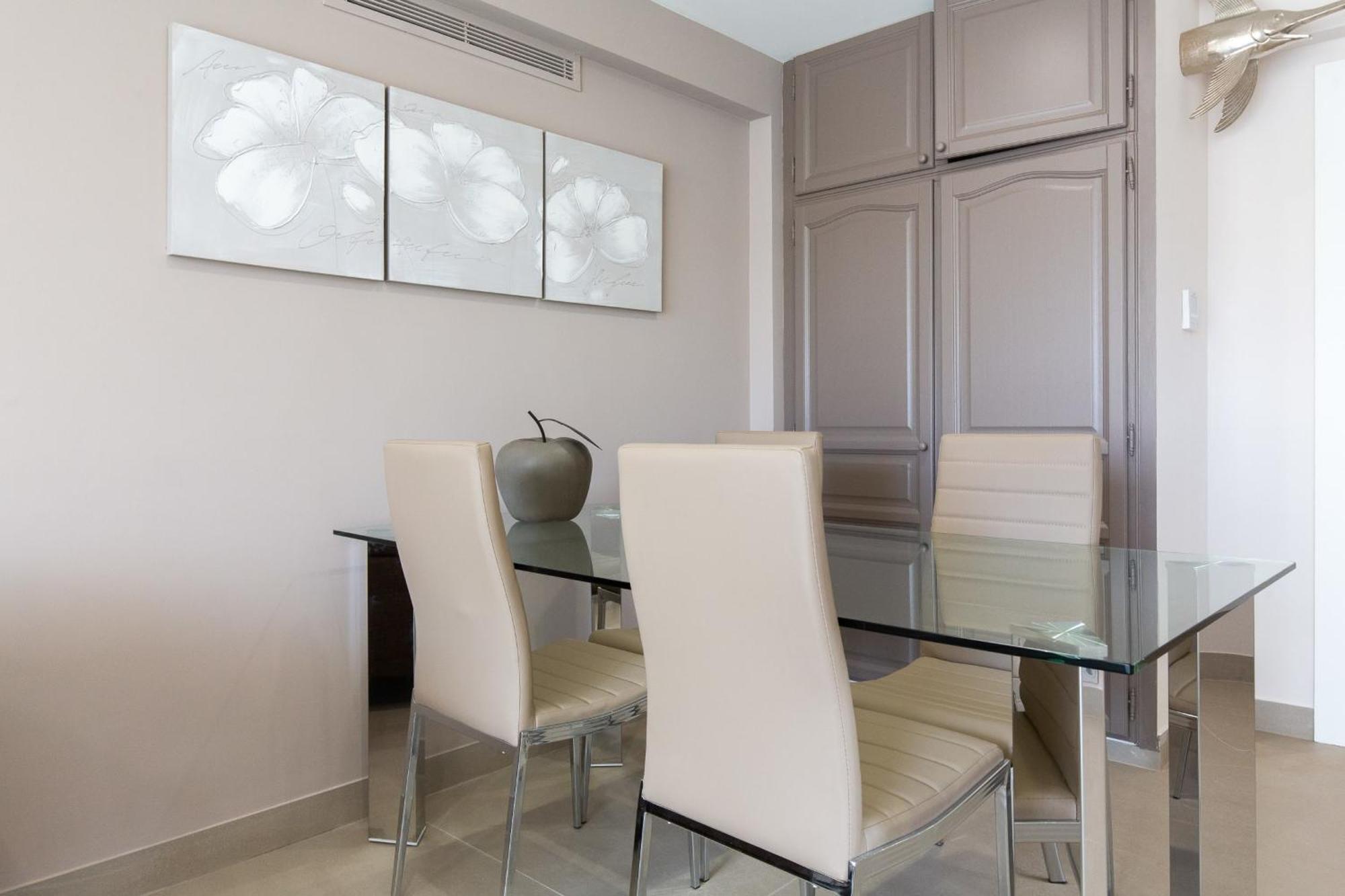 Apartment 2-br 2 Minutes From The Parking Cannes