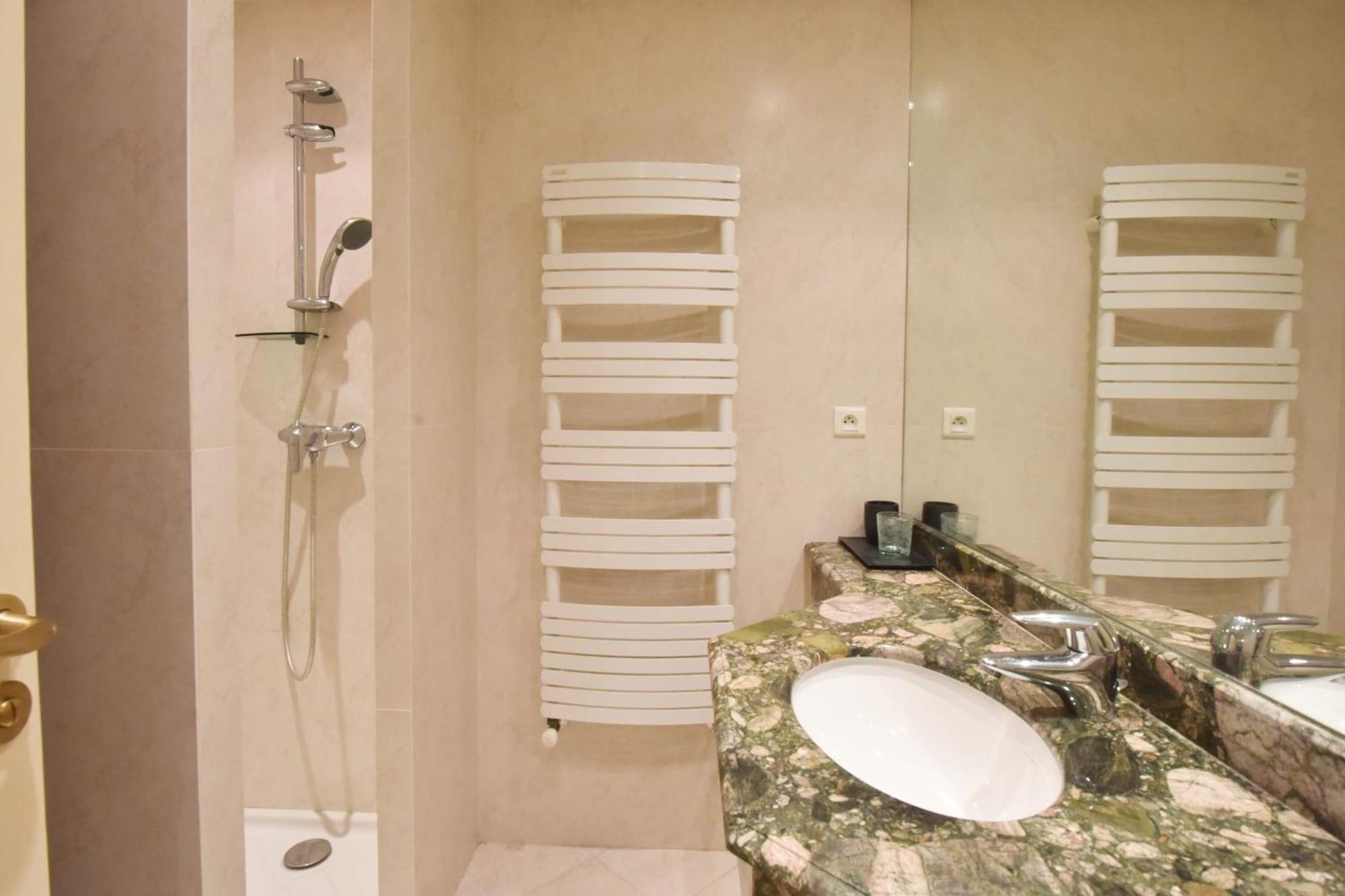 Close To Downtown Swimming Pool And Sea View Apartment Cannes