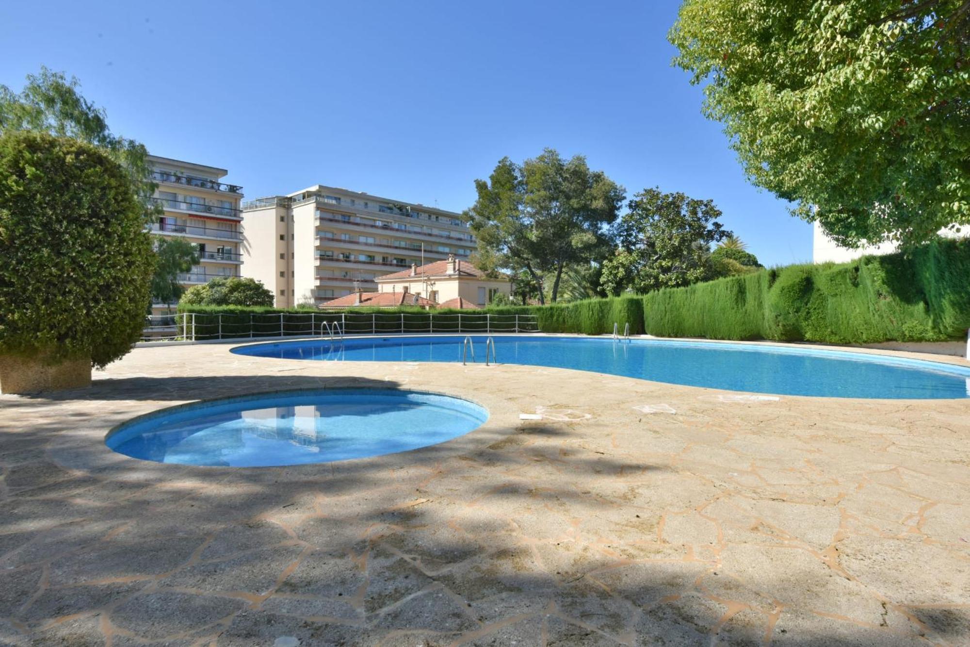 Close To Downtown Swimming Pool And Sea View Apartment Cannes
