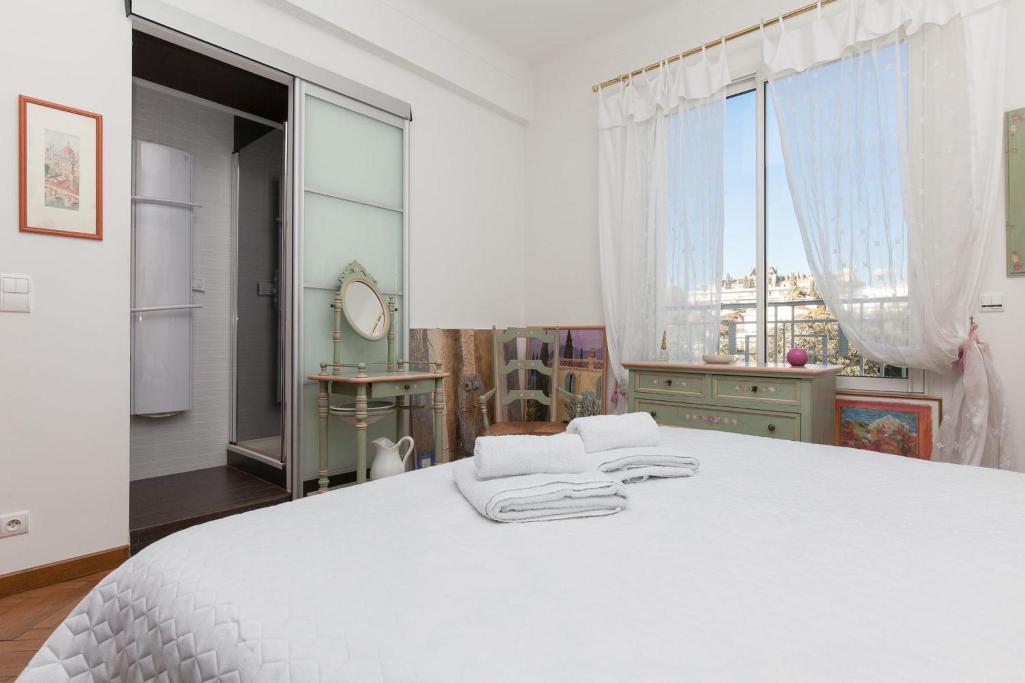 Apartment 2-br By The Beaches Magical Sea View *