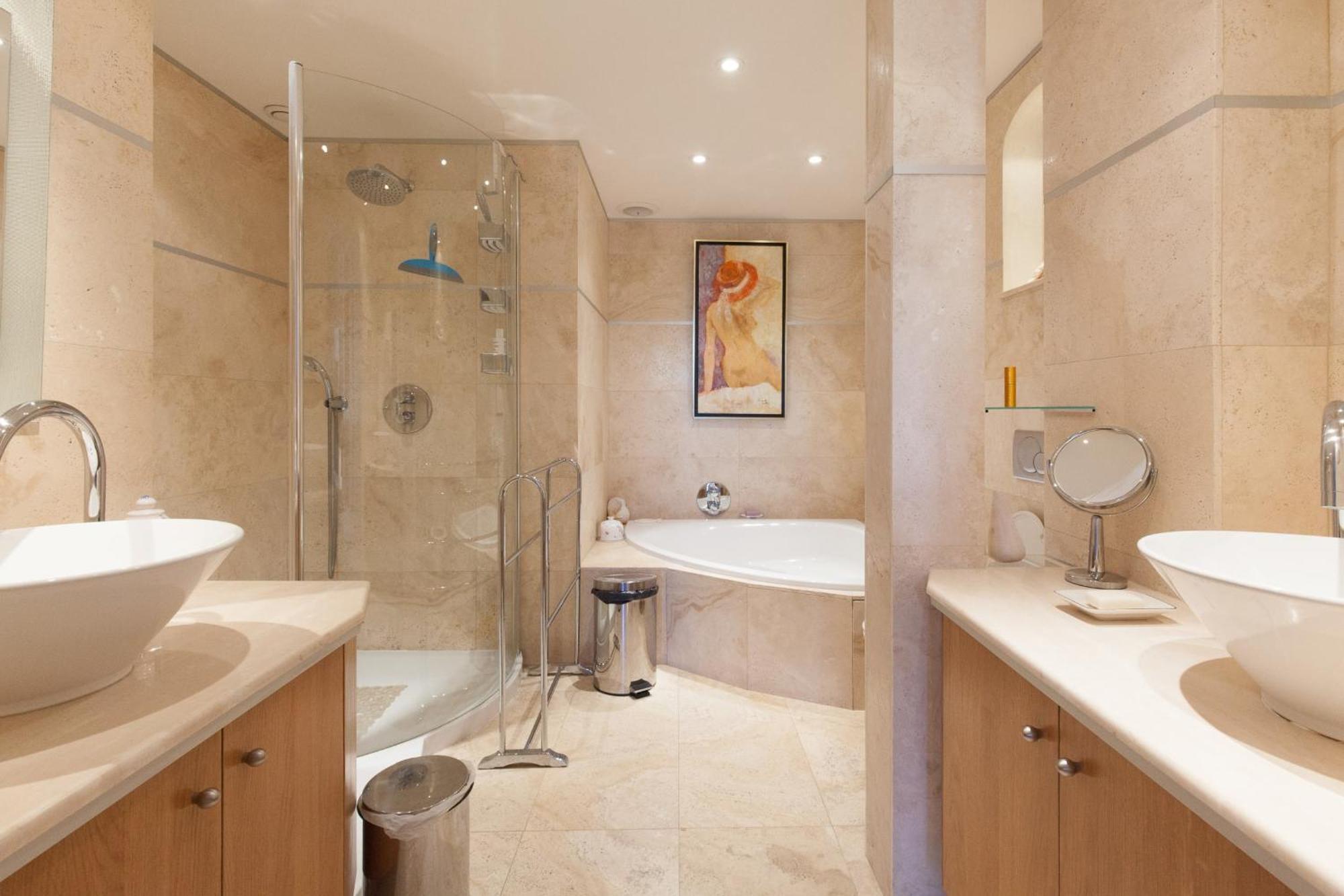 2-br By The Beaches Magical Sea View Apartment *
