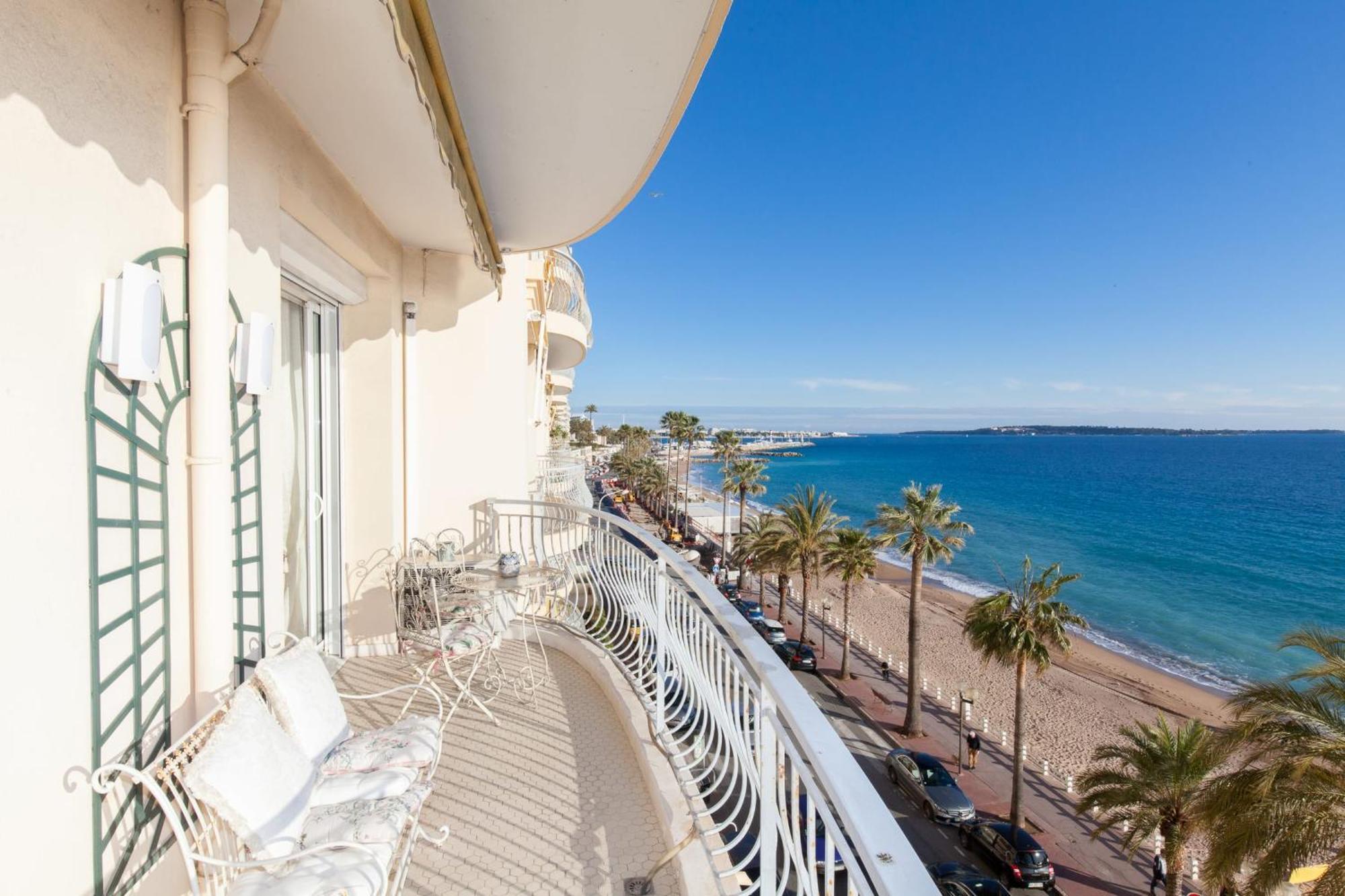 2-br By The Beaches Magical Sea View Apartment Cannes