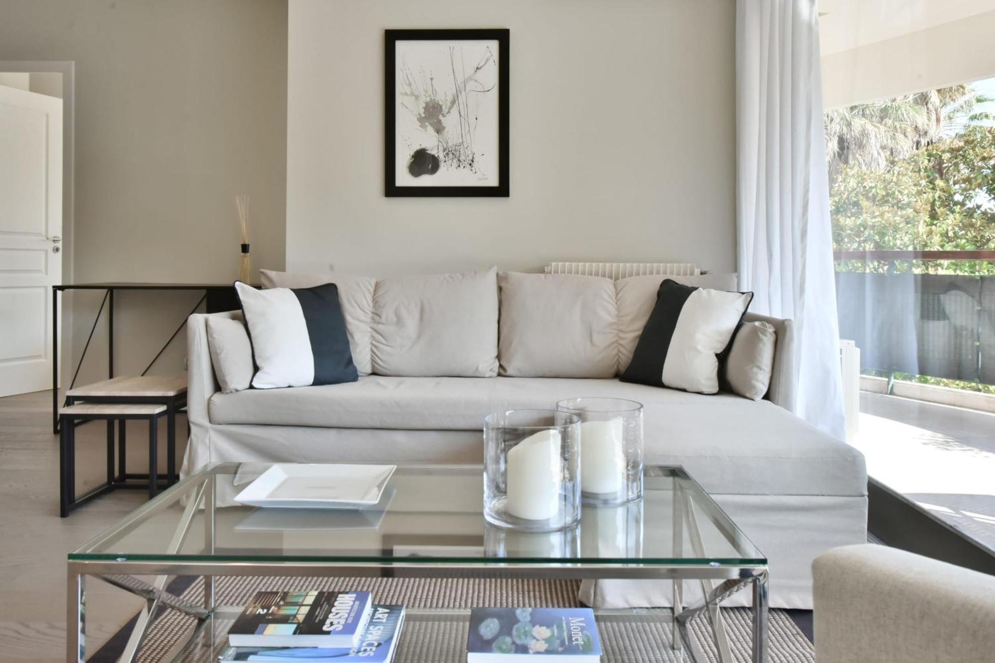 Apartment - 2-br Flat 15-min Walk To The Beaches