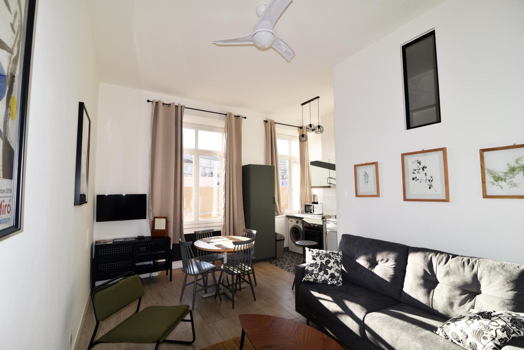 Charming Very And Calm Apartment Cannes