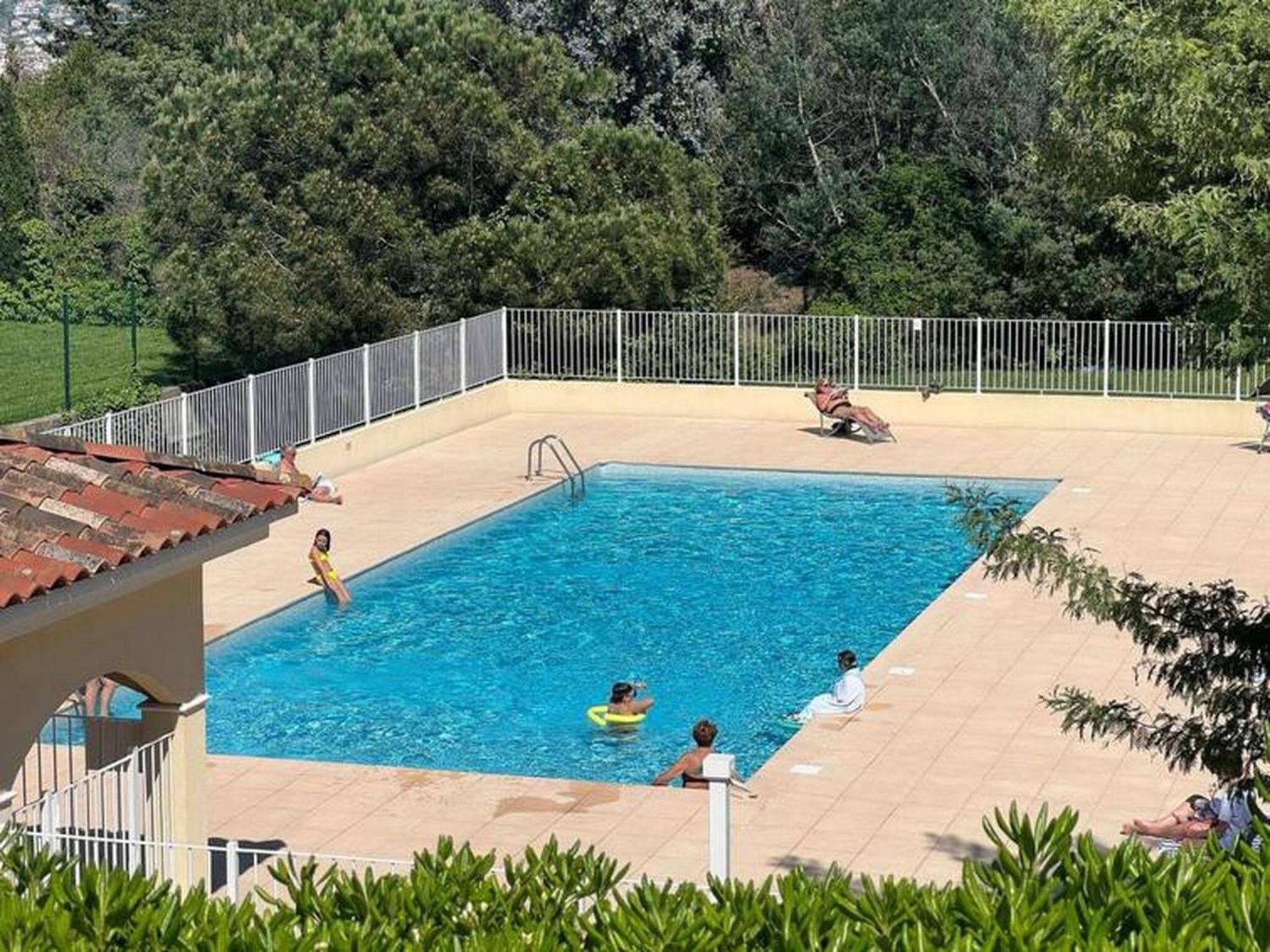 Apartment - 2 Pieces Avec Parc Et Piscine Cannes