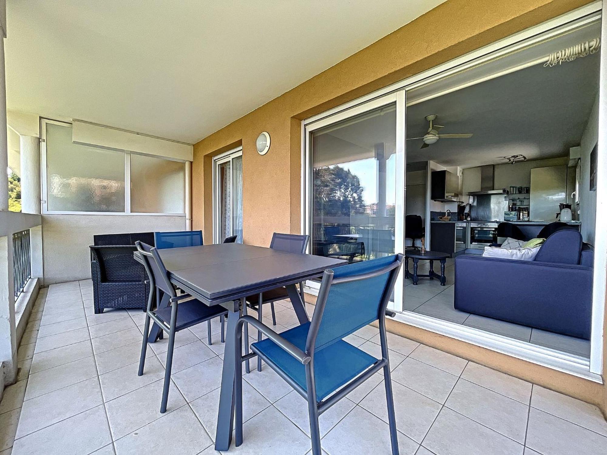Apartamento - 2 Pieces Avec Parc Et Piscine