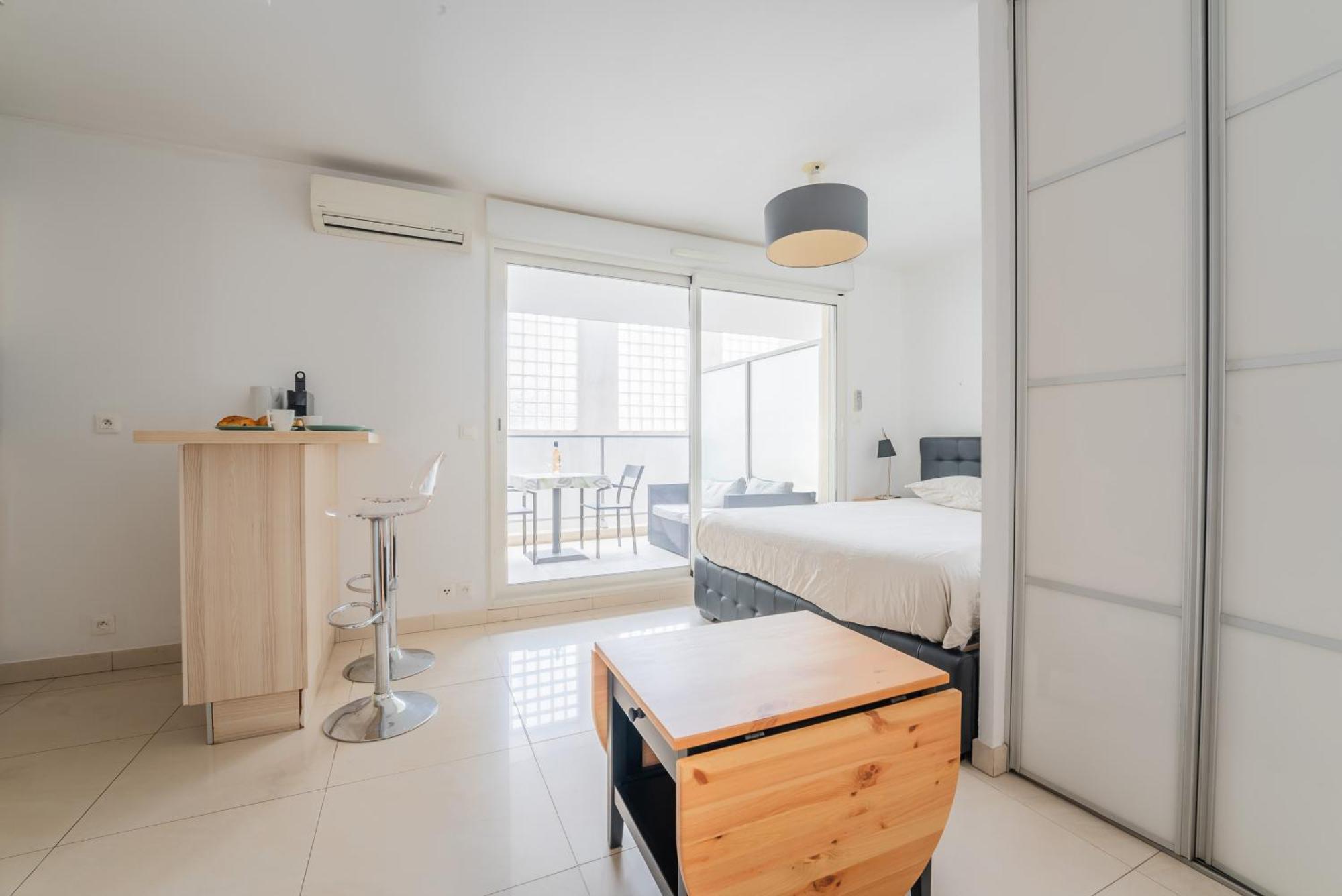 Joli Centre Apartment *