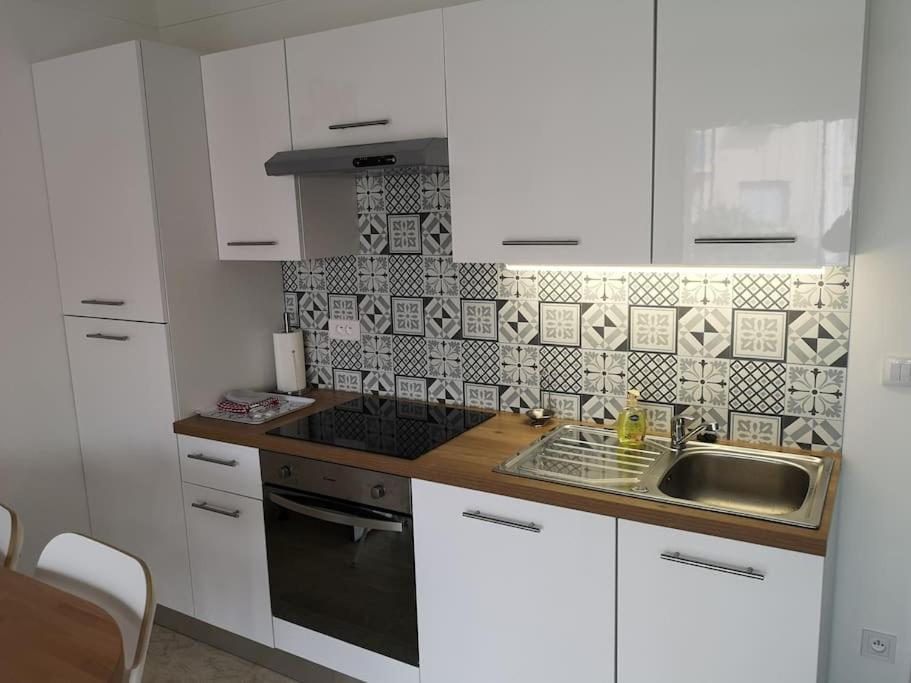 Apartment T1 Bis Renove Beau Coin Nuit, Belle Terrasse Ideal Festival Cannes